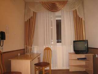 Гостиница Гостиница Колос Самара Двухместный номер эконом-класса с 2 отдельными кроватями и общей ванной комнатой-5